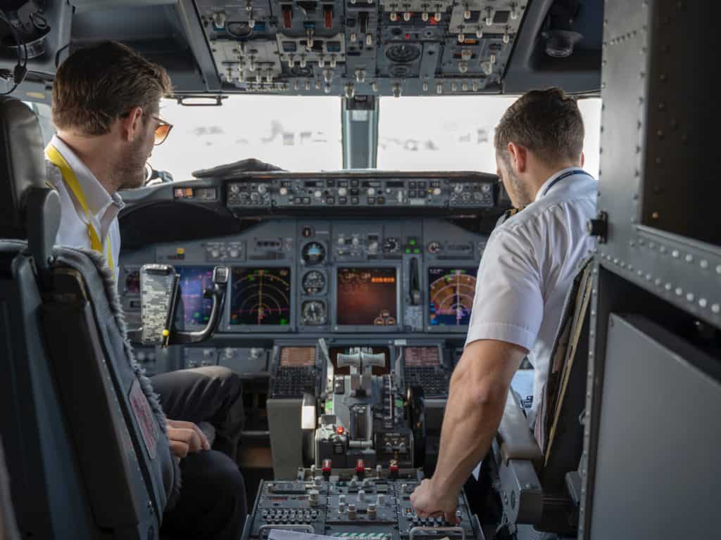 10 Best Degrees for Becoming a Pilot  What to Study if you want to become  an airline pilot